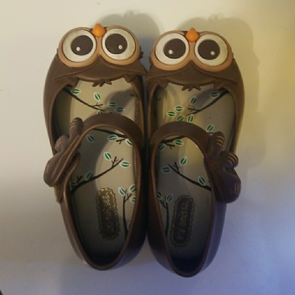Girl shoes